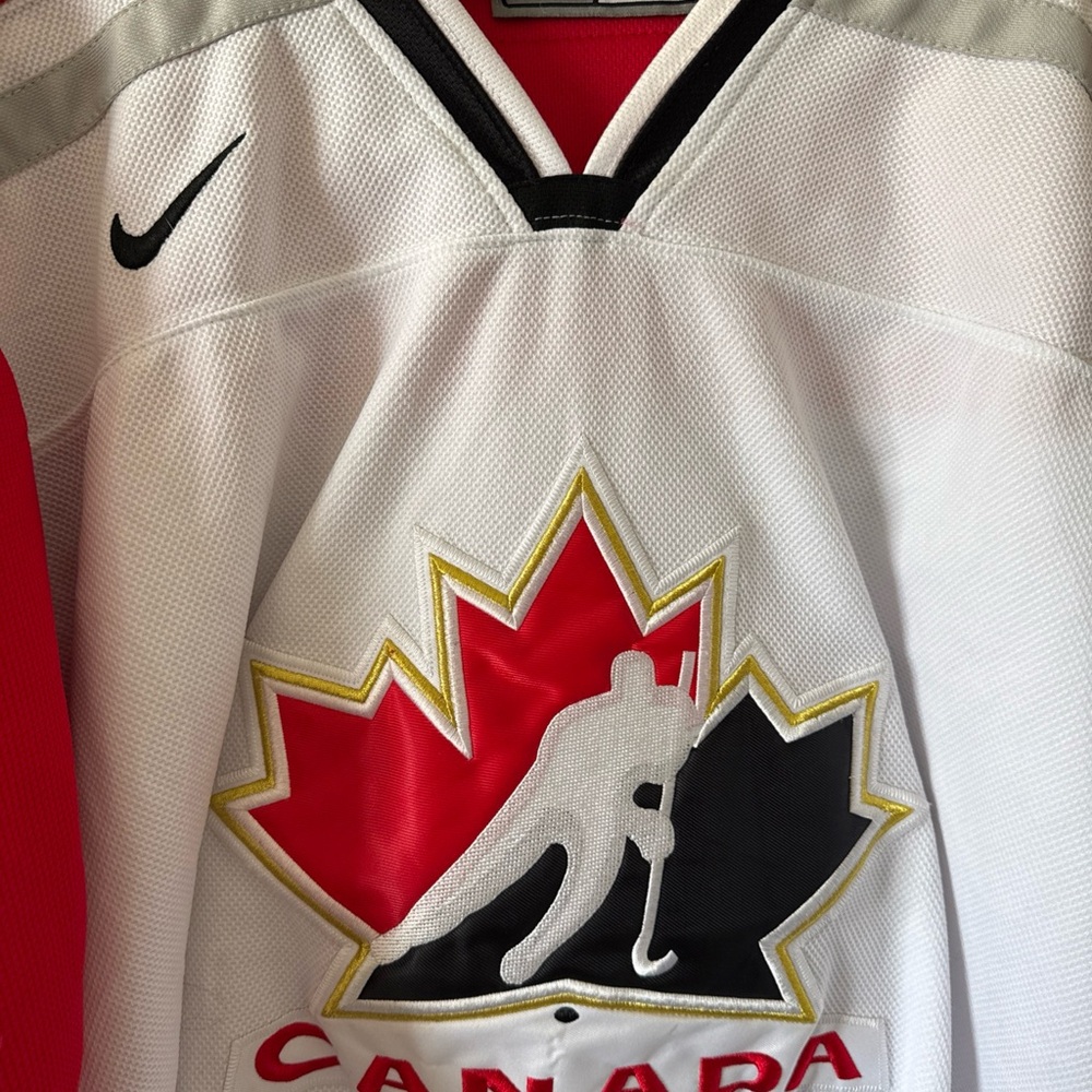 Men’s Nike Patrick Roy #33 1998 Team Canada National Hockey Jersey Sz XL - RARE - Picture 2 of 7